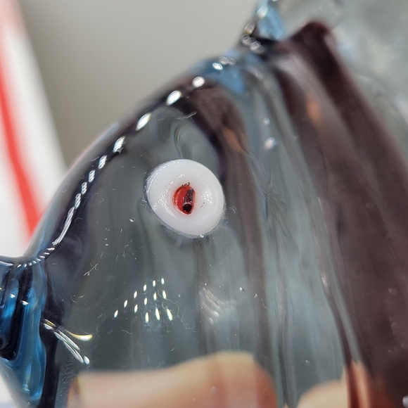 Murano-Style Art Glass Clear  Blue Fish Paperweight Red-Eyed Accent - Picture 10 of 10